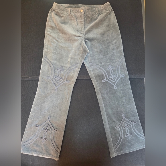 Oscar de la Renta Pants - Oscar de la Renta Gray Straight Leg Pants with Embroidery